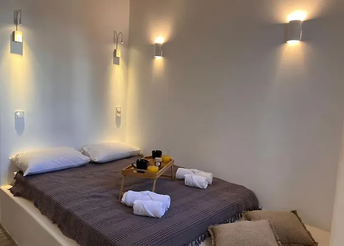 “Myrto” Apartments- Ornos Beach
